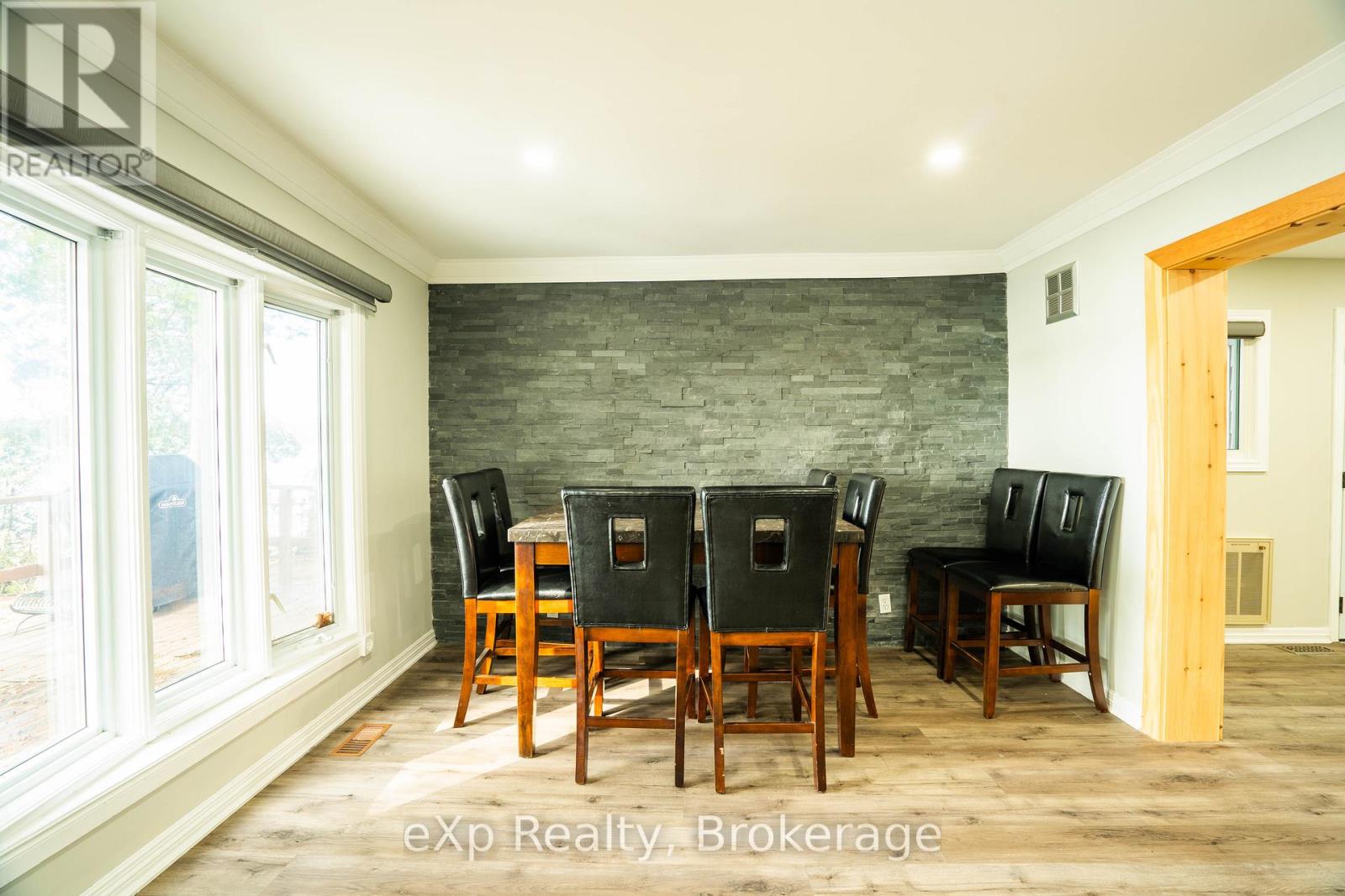 170 Francis Drive, Georgian Bluffs, Ontario N0H 2K0 - Photo 14 - X12903240