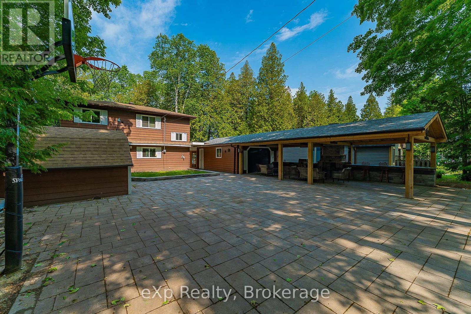 170 Francis Drive, Georgian Bluffs, Ontario N0H 2K0 - Photo 3 - X12903240