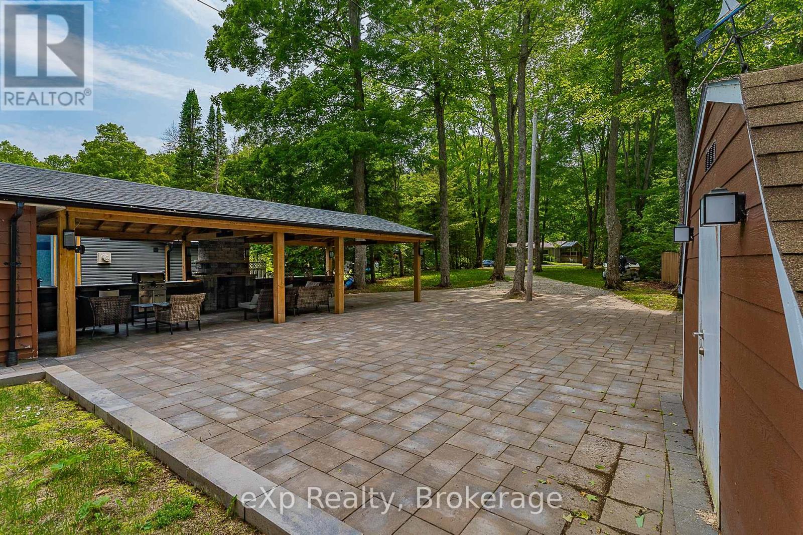 170 Francis Drive, Georgian Bluffs, Ontario N0H 2K0 - Photo 8 - X12903240