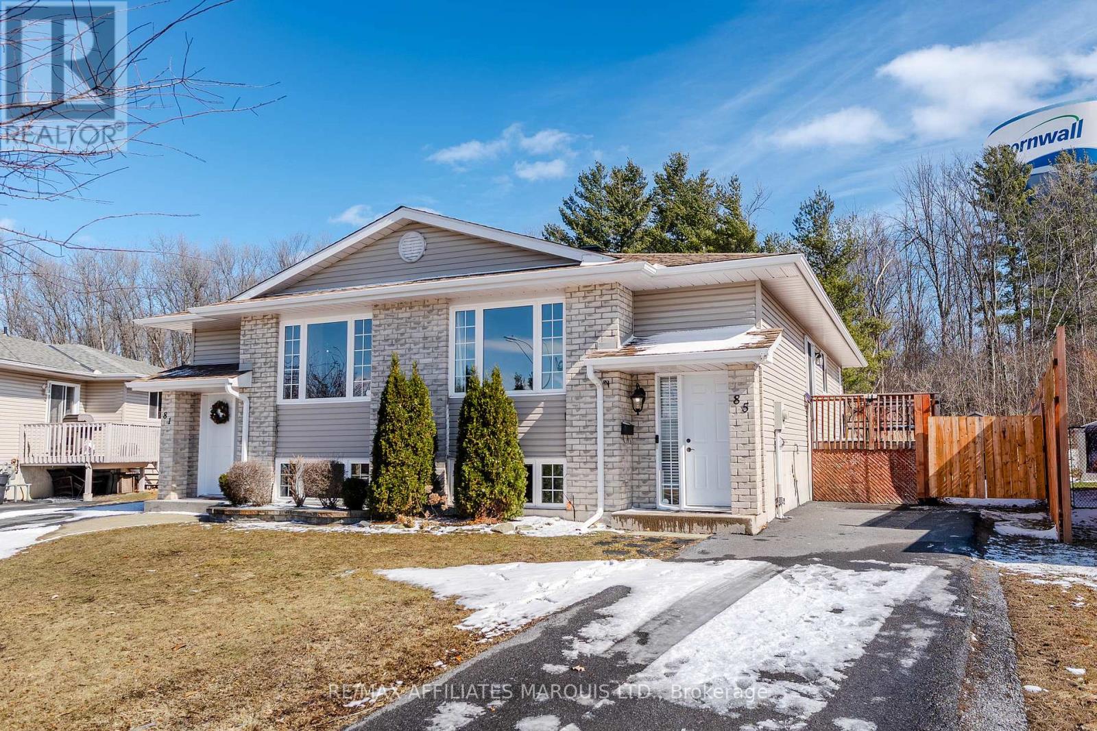 85 Gail Elizabeth Court, Cornwall, Ontario  K6H 0A7 - Photo 2 - X12903176