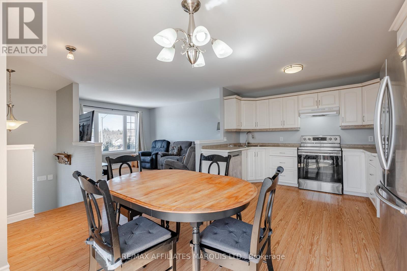 85 Gail Elizabeth Court, Cornwall, Ontario  K6H 0A7 - Photo 7 - X12903176