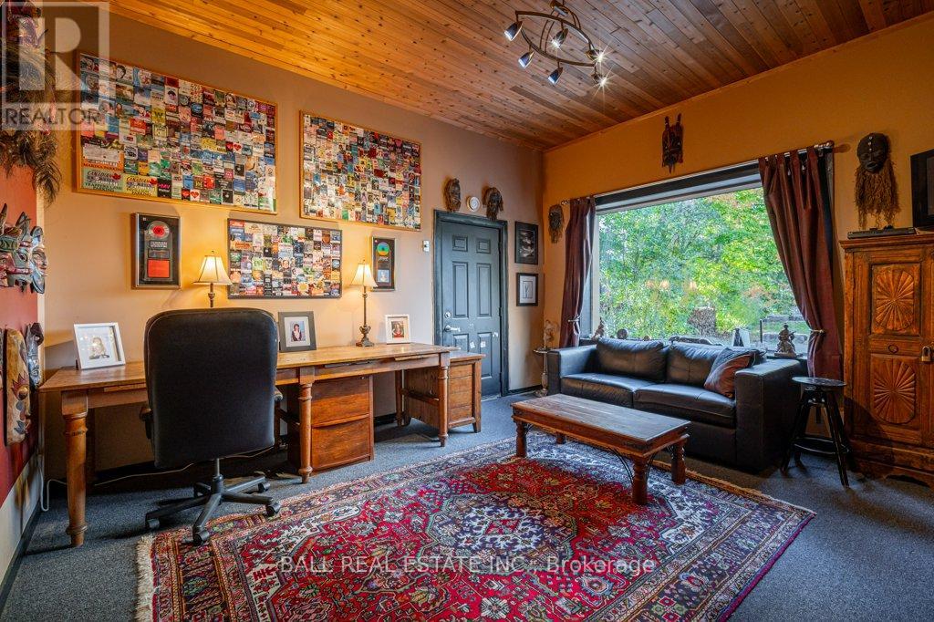 1329 Trappers Lane, Douro-Dummer, Ontario  K0L 2H0 - Photo 17 - X12903130