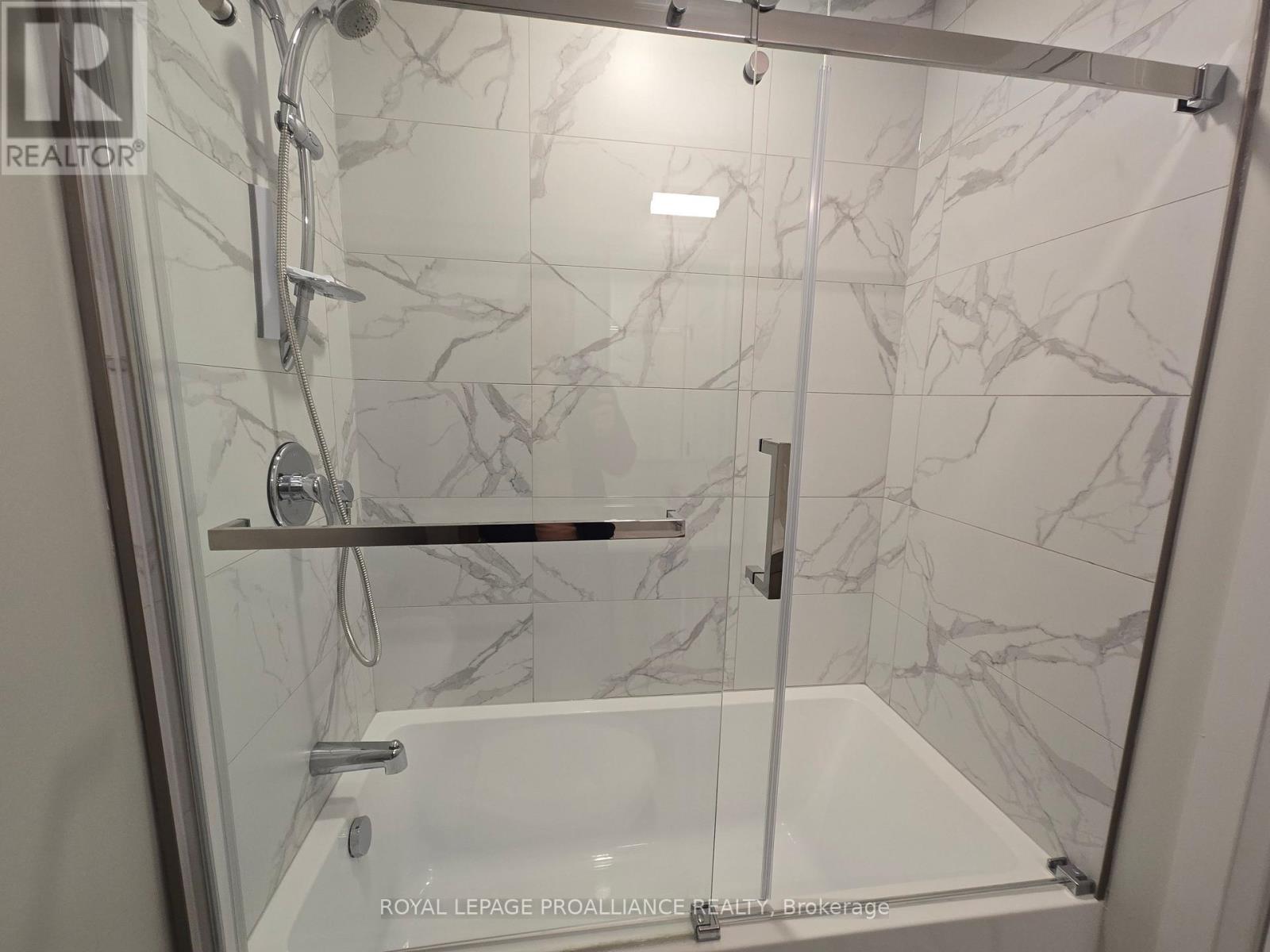 203 - 241 Front Street, Belleville, Ontario  K8N 2Z6 - Photo 16 - X12903292