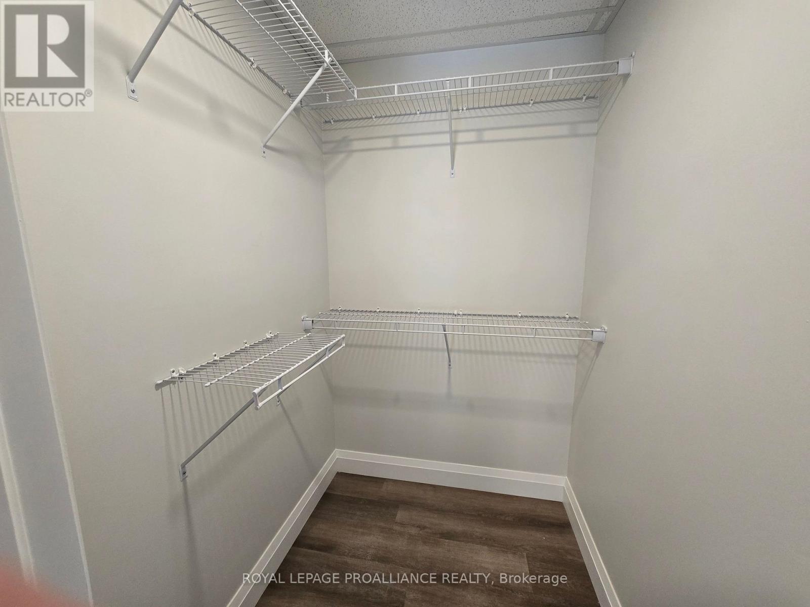 203 - 241 Front Street, Belleville, Ontario  K8N 2Z6 - Photo 17 - X12903292