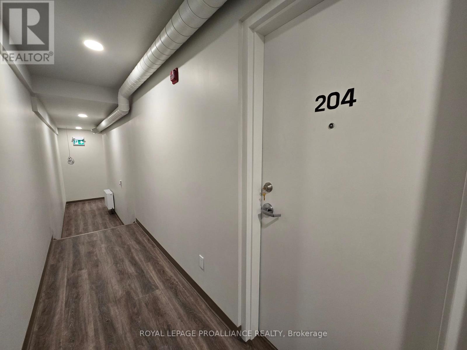 204 - 241 Front Street, Belleville, Ontario  K8N 2Z6 - Photo 3 - X12903298