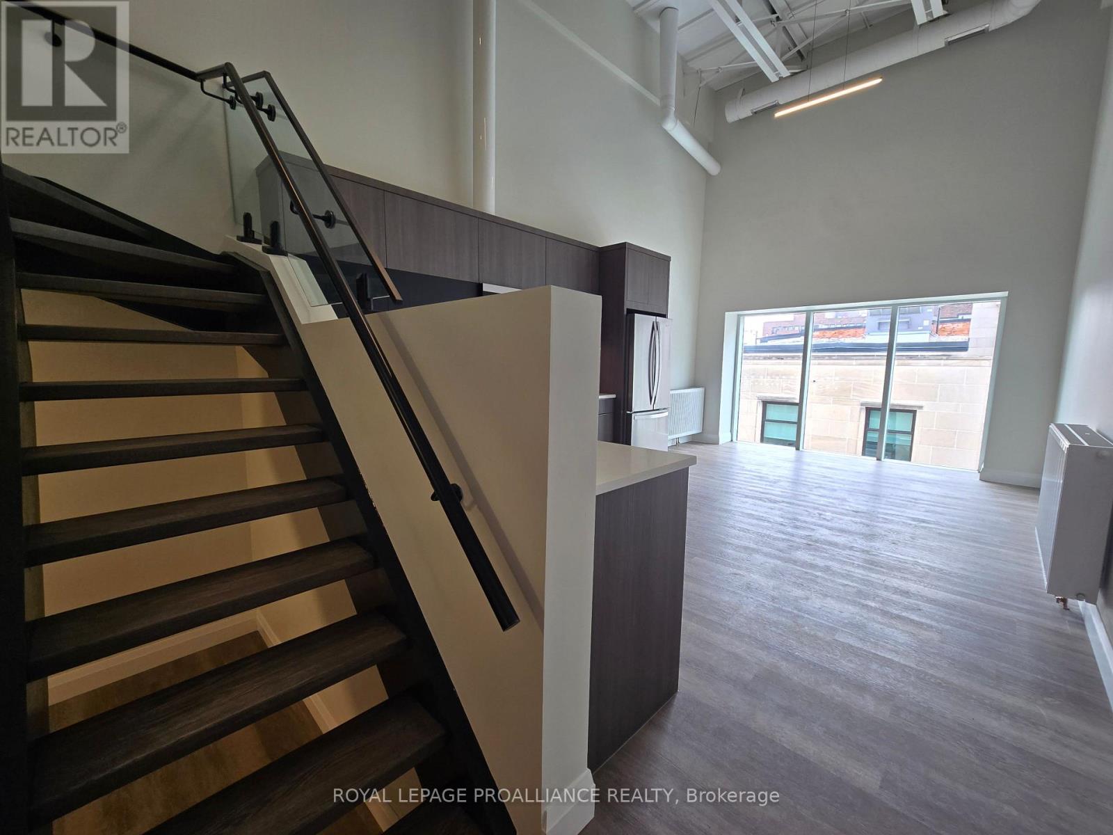 204 - 241 Front Street, Belleville, Ontario  K8N 2Z6 - Photo 9 - X12903298