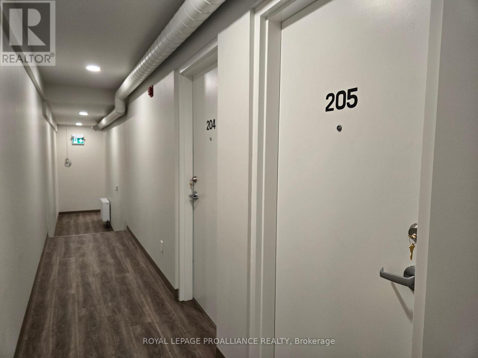 205 - 241 Front Street, Belleville, Ontario  K8N 2Z6 - Photo 3 - X12903314