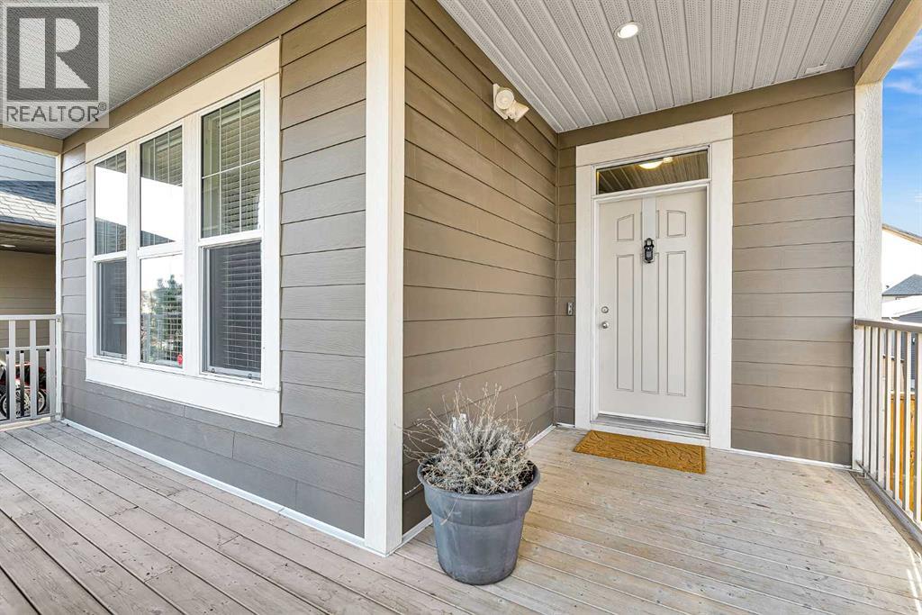 130 Heritage Drive, Cochrane, Alberta  T4C 0Y3 - Photo 3 - A2294067