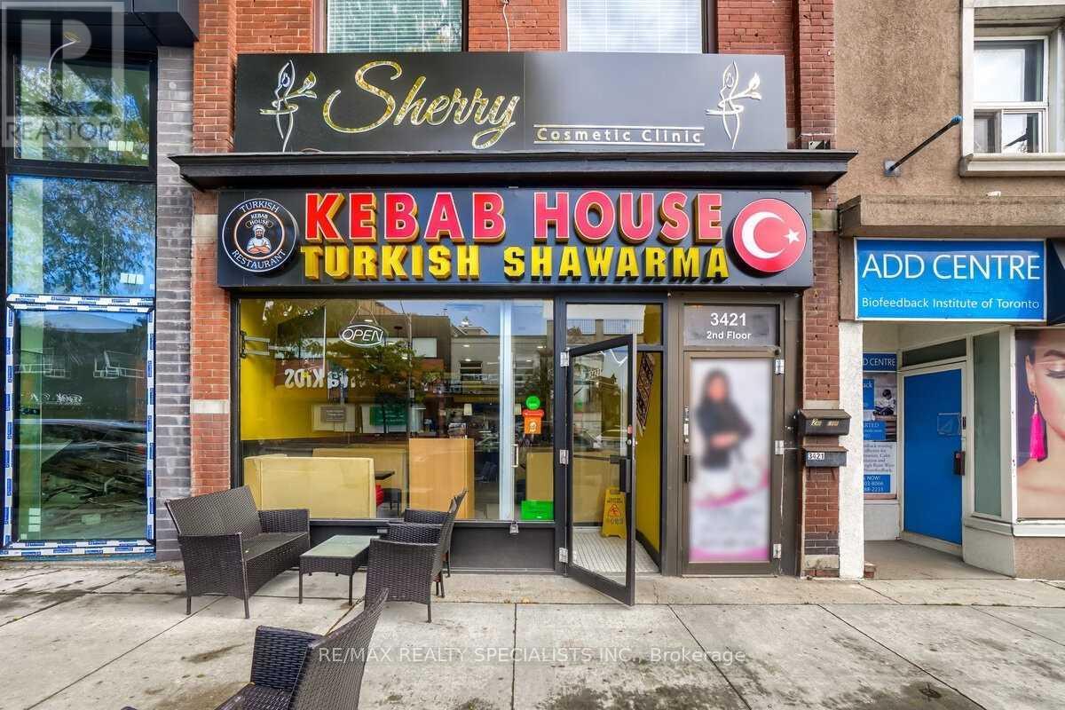 3421 Yonge Street, Toronto, Ontario  M4N 2N1 - Photo 3 - C12903086