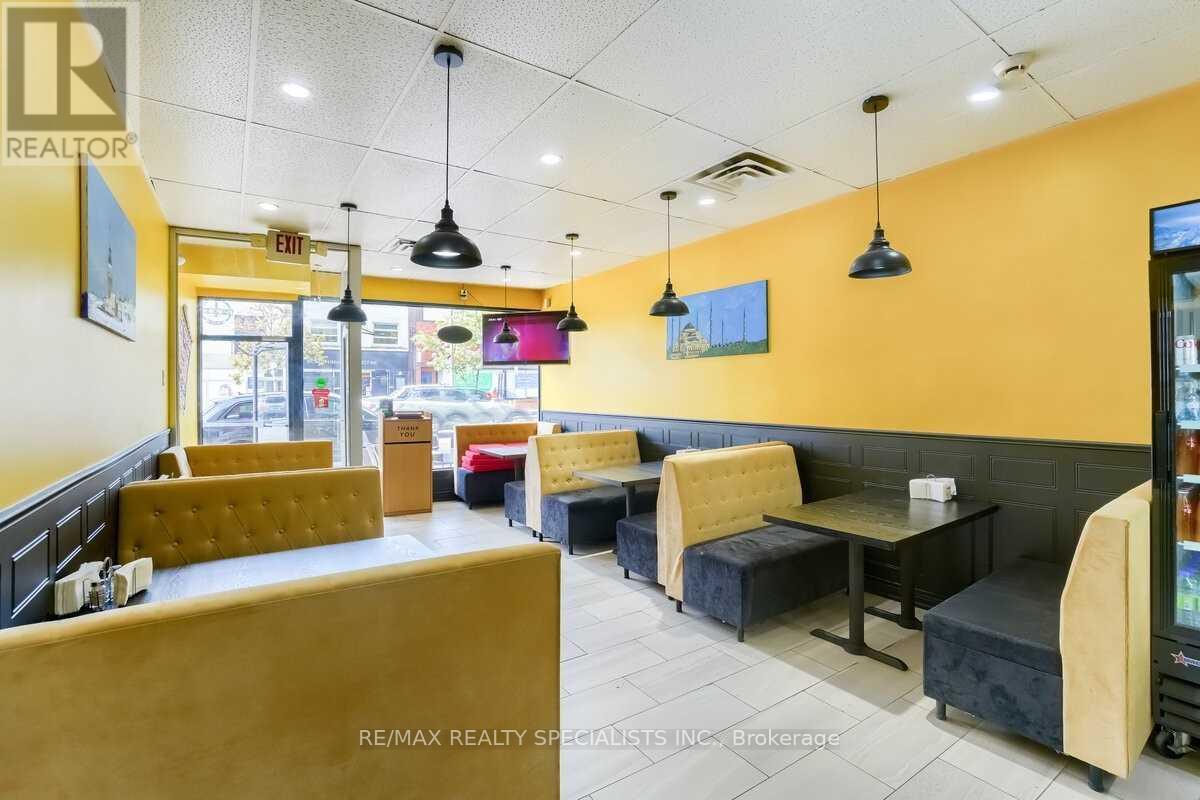3421 Yonge Street, Toronto, Ontario  M4N 2N1 - Photo 5 - C12903086