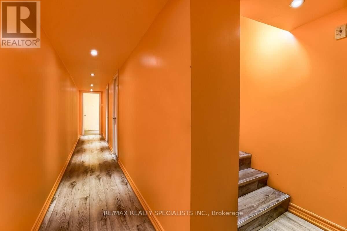 3421 Yonge Street, Toronto, Ontario  M4N 2N1 - Photo 7 - C12903086