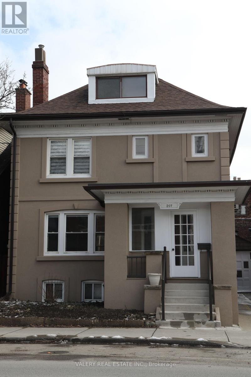 207 OAKWOOD AVENUE, Toronto, Ontario