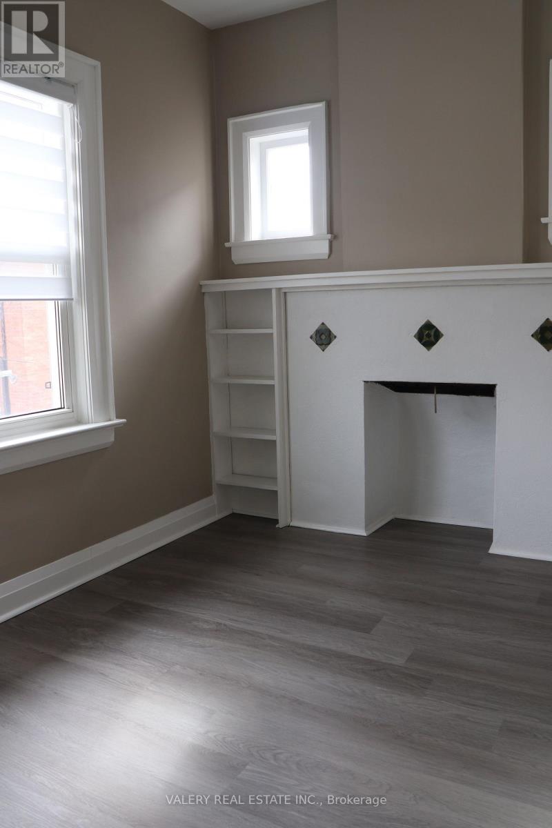 207 Oakwood Avenue, Toronto, Ontario  M6E 2V3 - Photo 25 - C12903108