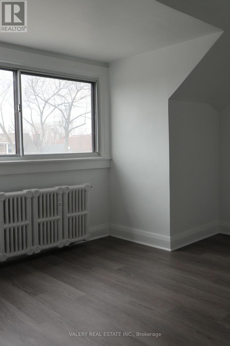 207 Oakwood Avenue, Toronto, Ontario  M6E 2V3 - Photo 30 - C12903108