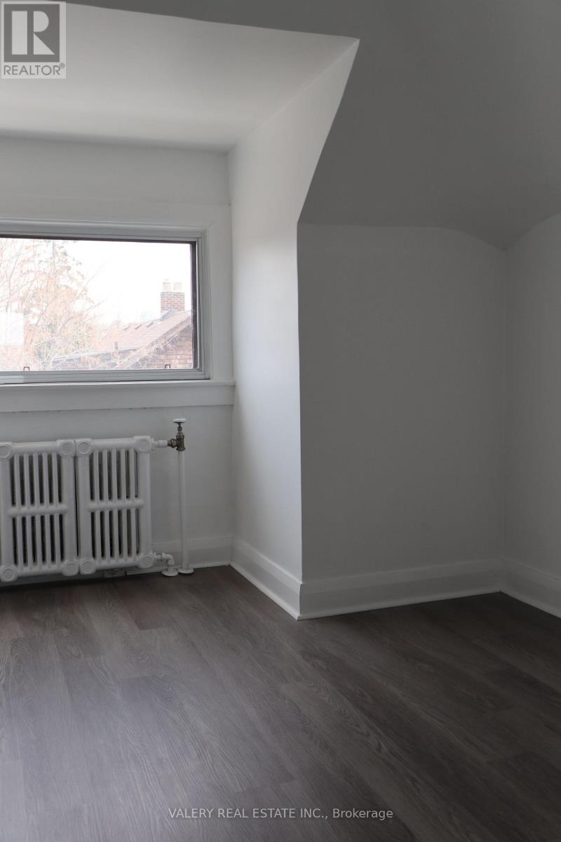 207 Oakwood Avenue, Toronto, Ontario  M6E 2V3 - Photo 33 - C12903108