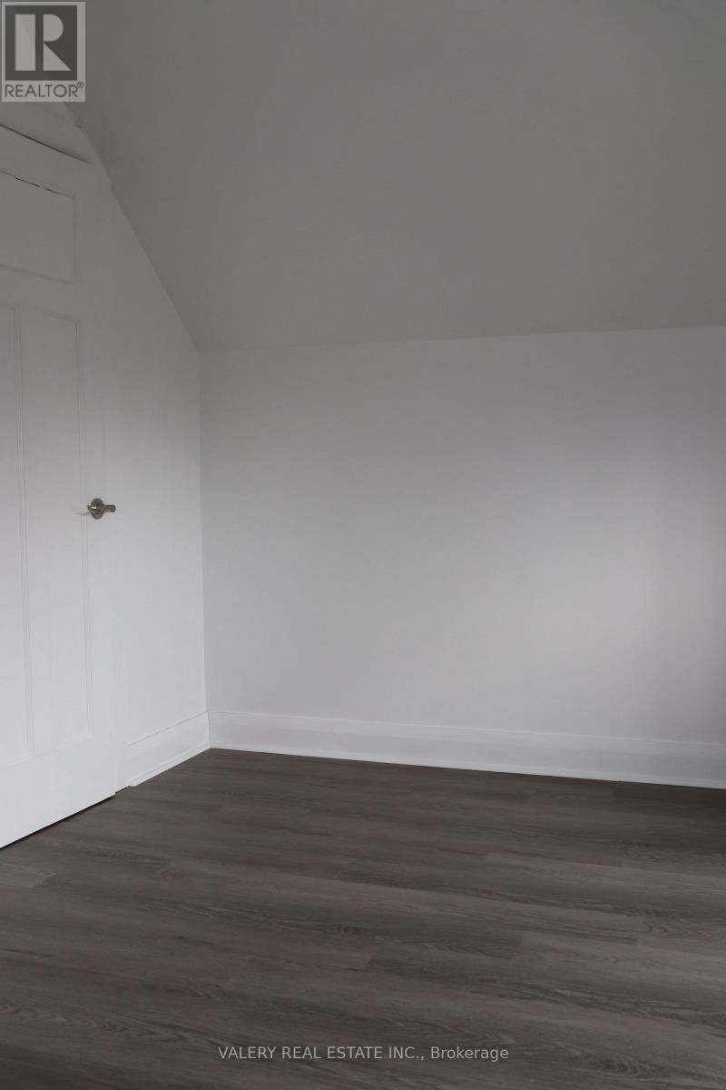 207 Oakwood Avenue, Toronto, Ontario  M6E 2V3 - Photo 34 - C12903108