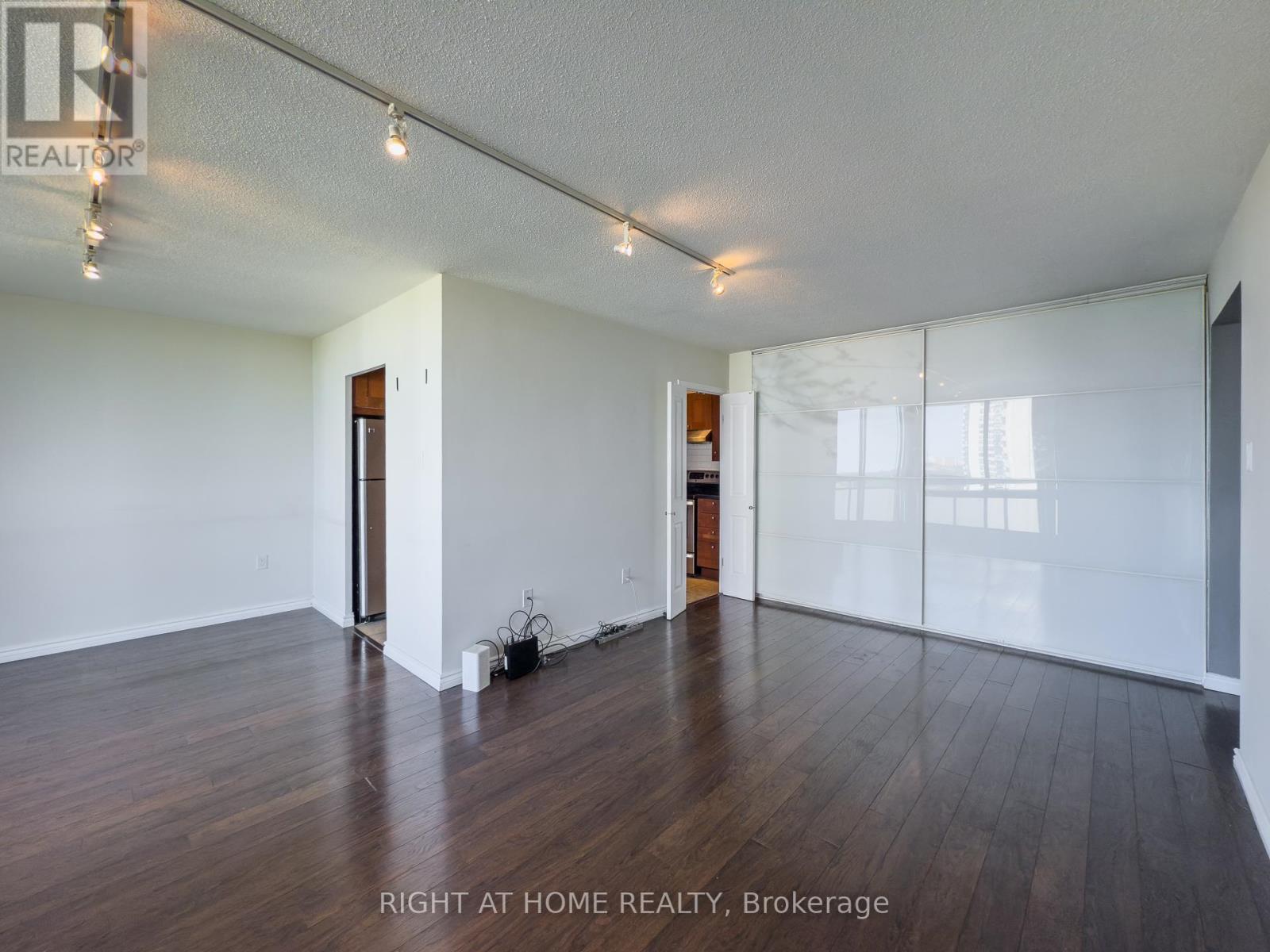 Ph15 - 177 Linus Road, Toronto, Ontario  M2J 4S5 - Photo 3 - C12903164