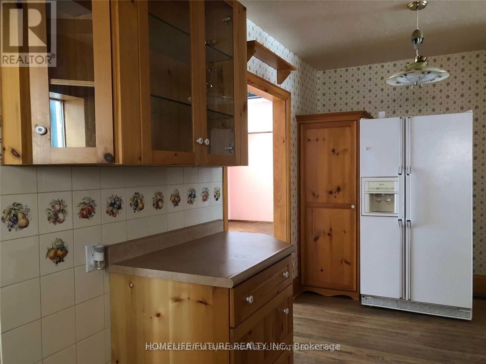 192 Parkview Avenue, Toronto, Ontario  M2N 3Y8 - Photo 3 - C12903178