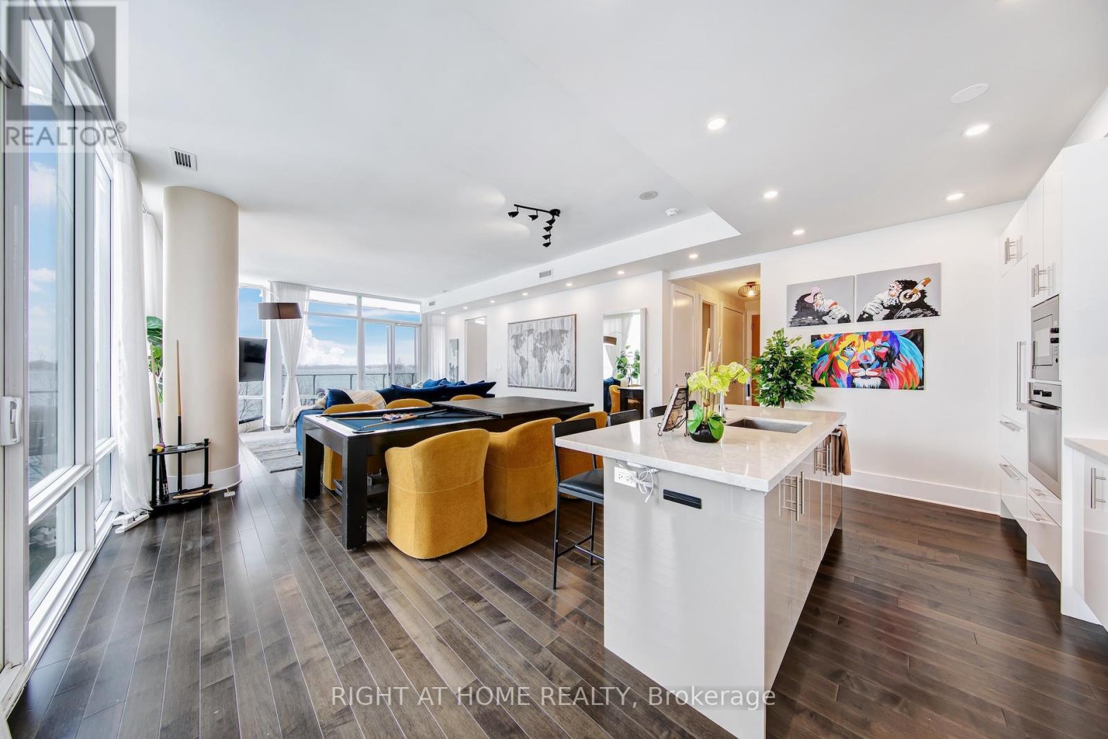 314 - 29 Queens Quay E, Toronto, Ontario  M5E 0A4 - Photo 2 - C12903224