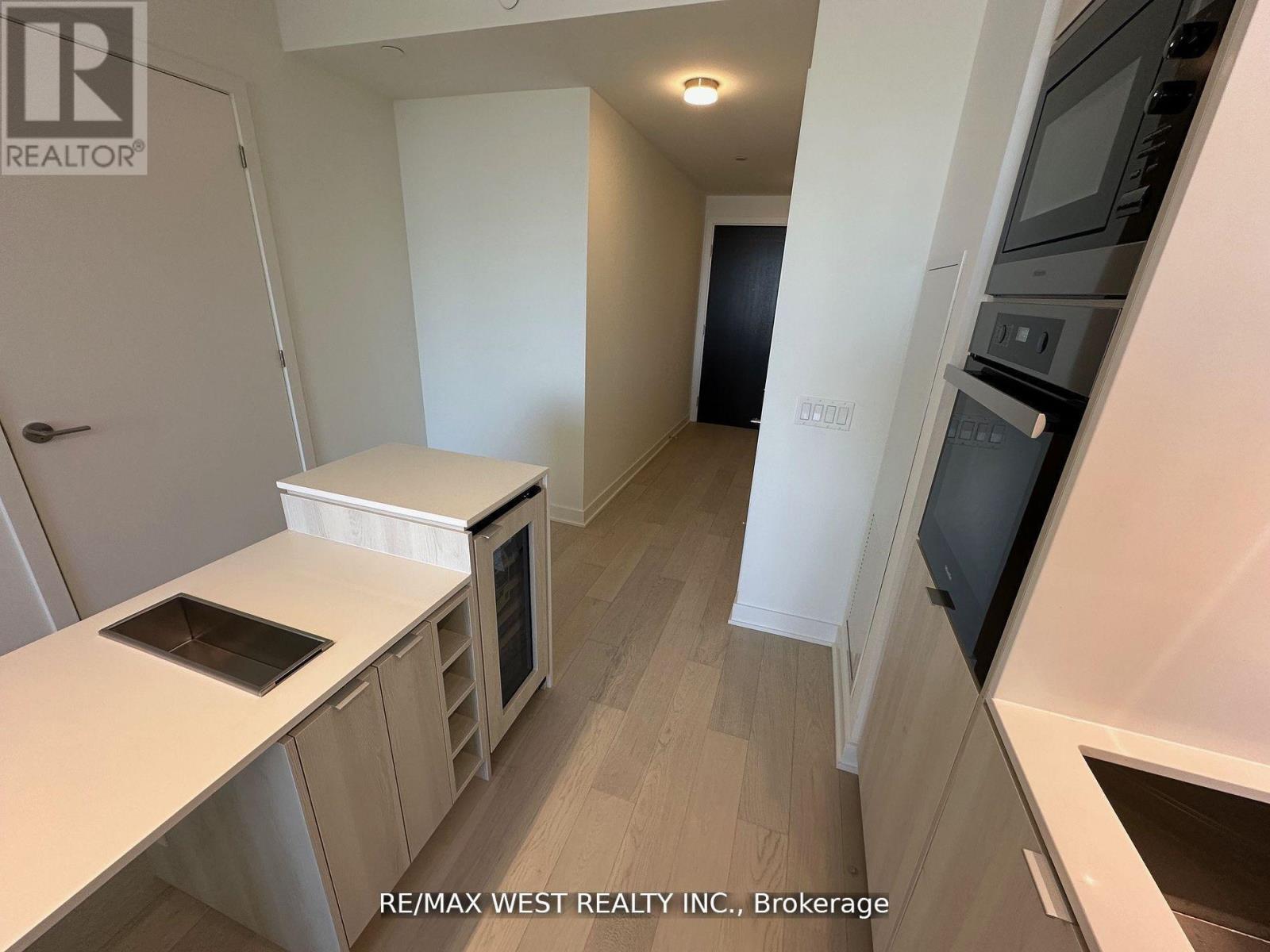 2604 - 11 Yorkville Avenue, Toronto, Ontario  M4W 0B7 - Photo 19 - C12903234