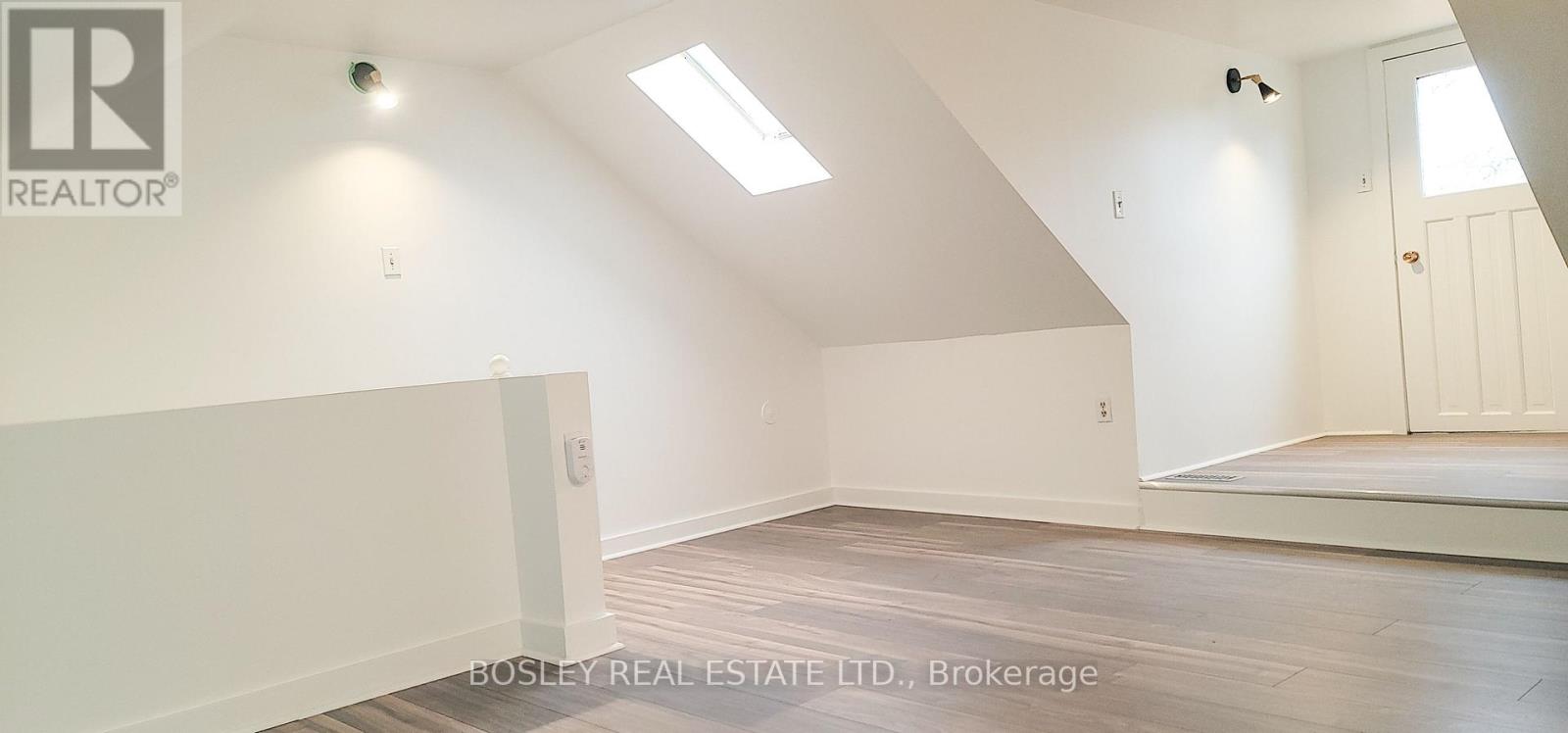 Upper - 31 Sword Street, Toronto, Ontario  M5A 3N3 - Photo 15 - C12903258