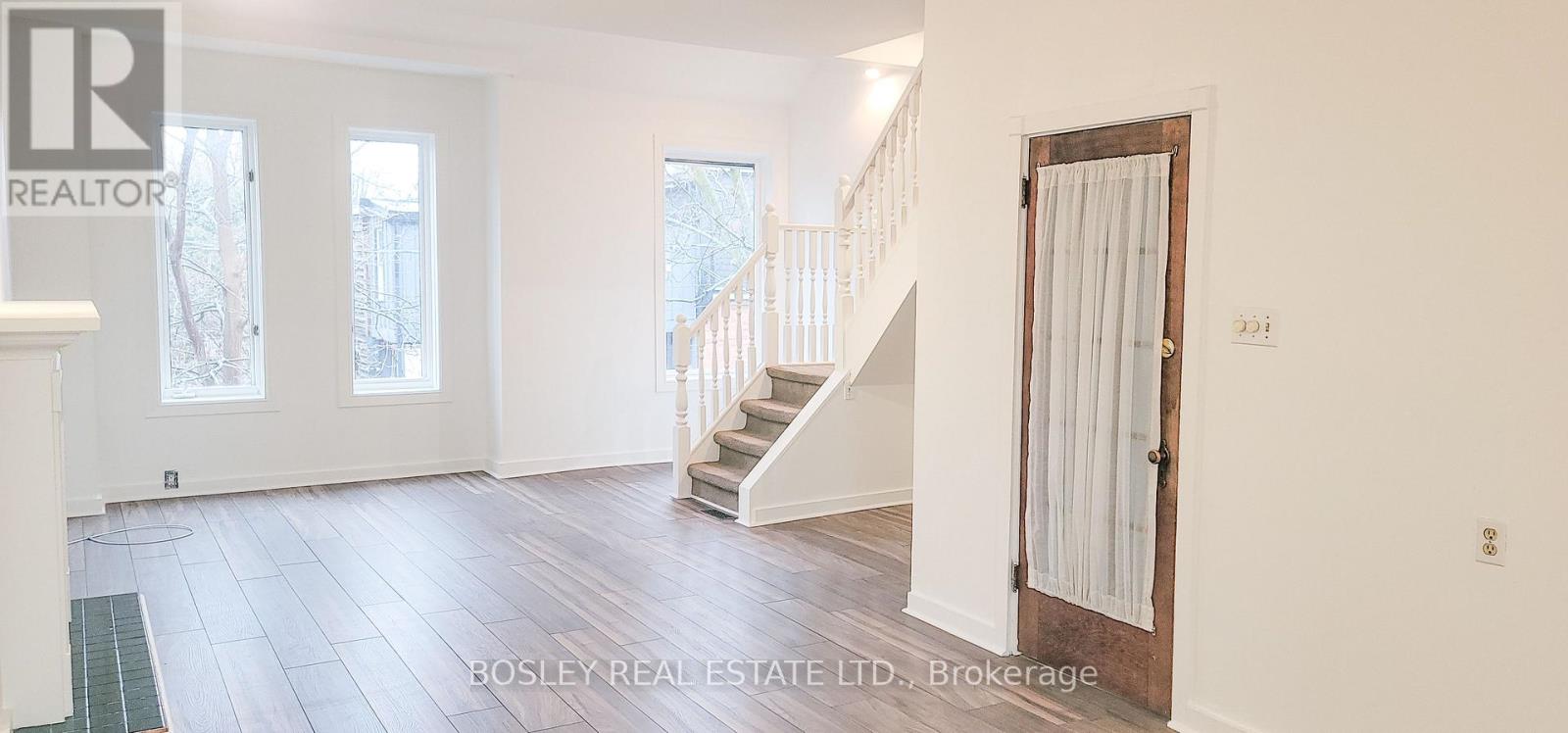 Upper - 31 Sword Street, Toronto, Ontario  M5A 3N3 - Photo 7 - C12903258