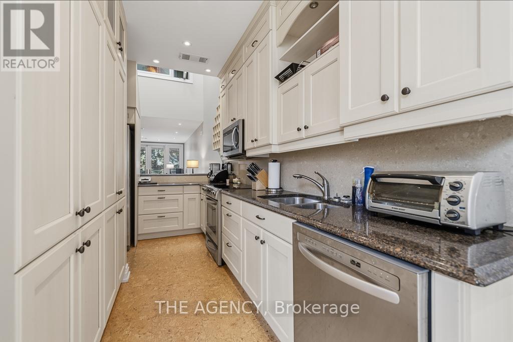 B&c - 116 Hazelton Avenue, Toronto, Ontario  M5R 2E5 - Photo 22 - C12903280