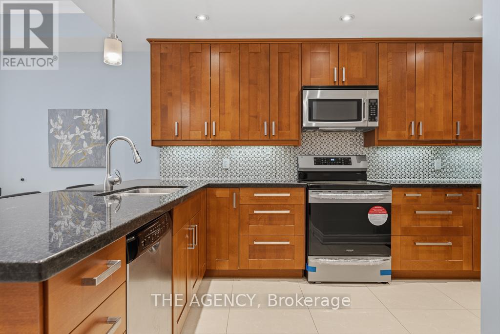 B&c - 116 Hazelton Avenue, Toronto, Ontario  M5R 2E5 - Photo 7 - C12903280