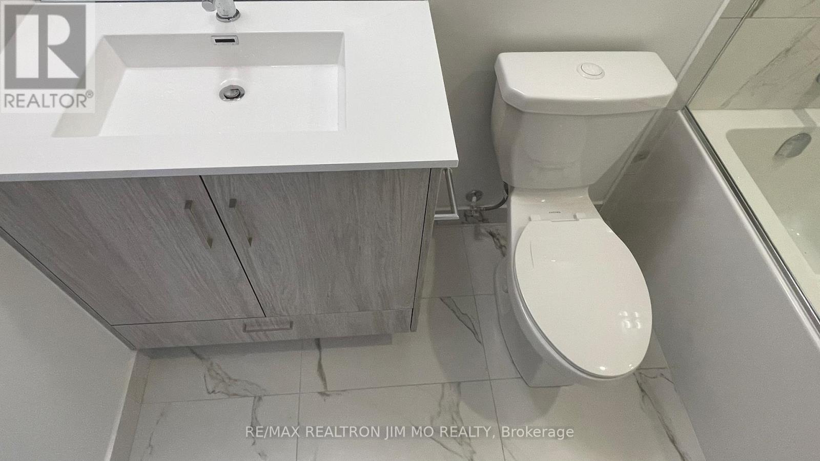 4316 - 180 Front Street E, Toronto, Ontario  M5K 0A9 - Photo 17 - C12903294