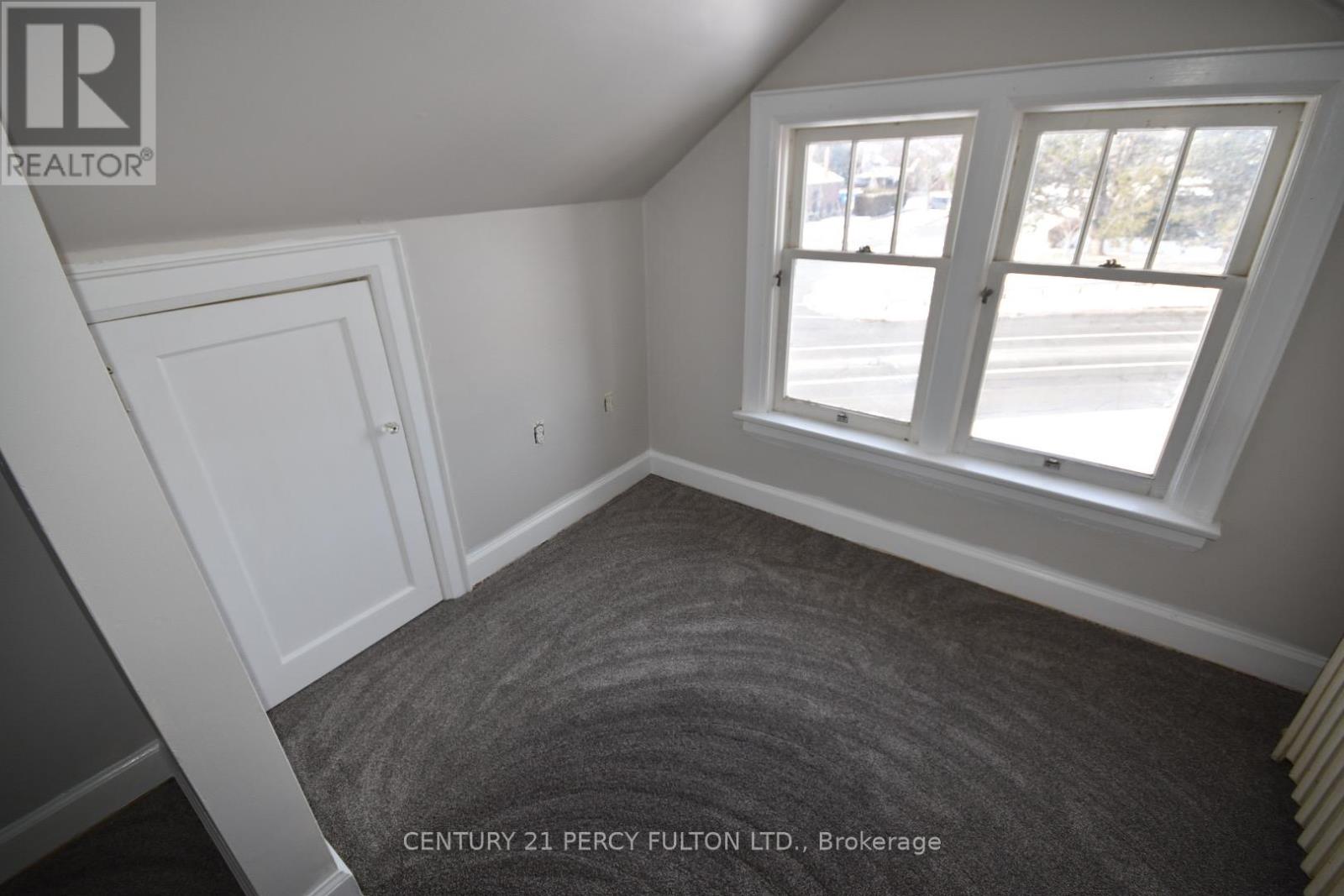 361 Bond Street E, Oshawa, Ontario  L1G 1B6 - Photo 3 - E12903136