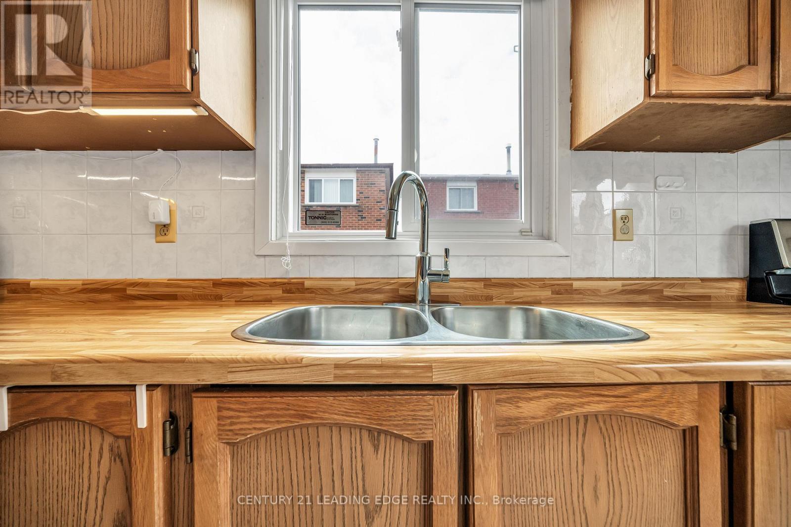 4 Treerun Avenue, Toronto, Ontario  M1V 3K6 - Photo 19 - E12903310