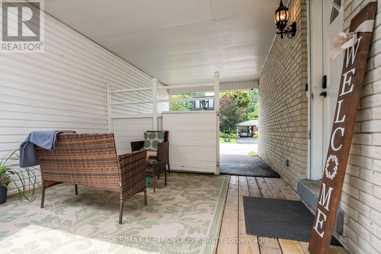 Upper - 287 Waverly Street N, Oshawa, Ontario  L1J 5V8 - Photo 18 - E12903322