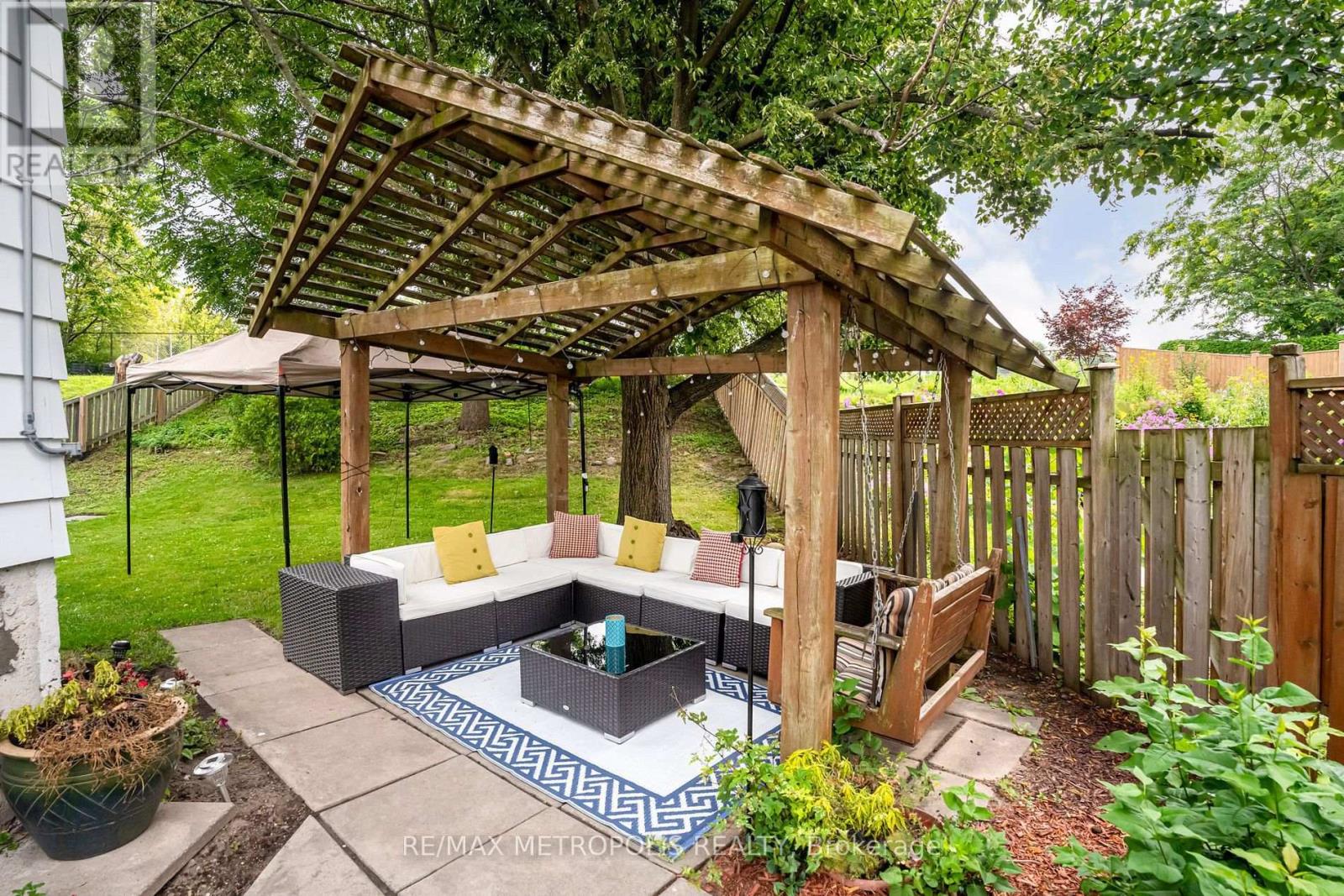 Upper - 287 Waverly Street N, Oshawa, Ontario  L1J 5V8 - Photo 3 - E12903322