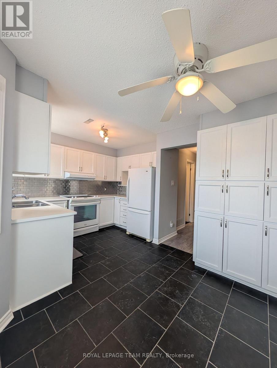 17b - 6010 Red Willow Drive, Ottawa, Ontario  K1C 7H9 - Photo 5 - X12903158