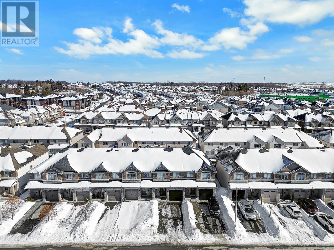 560 Du Pin Rouge Way, Ottawa, Ontario  K1W 0C4 - Photo 3 - X12903256