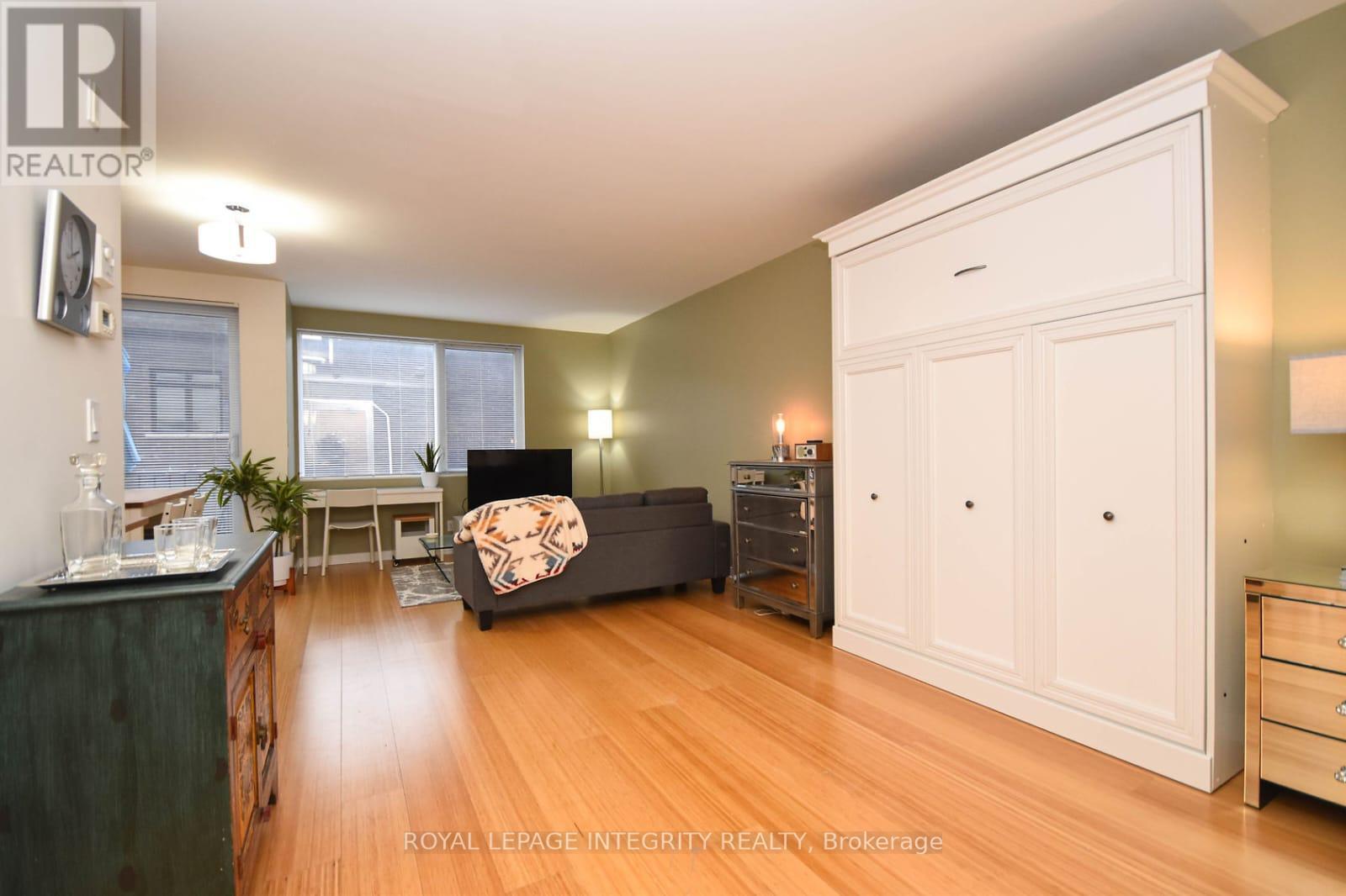 303 - 1014 Bank Street, Ottawa, Ontario  K1S 3W8 - Photo 2 - X12903266