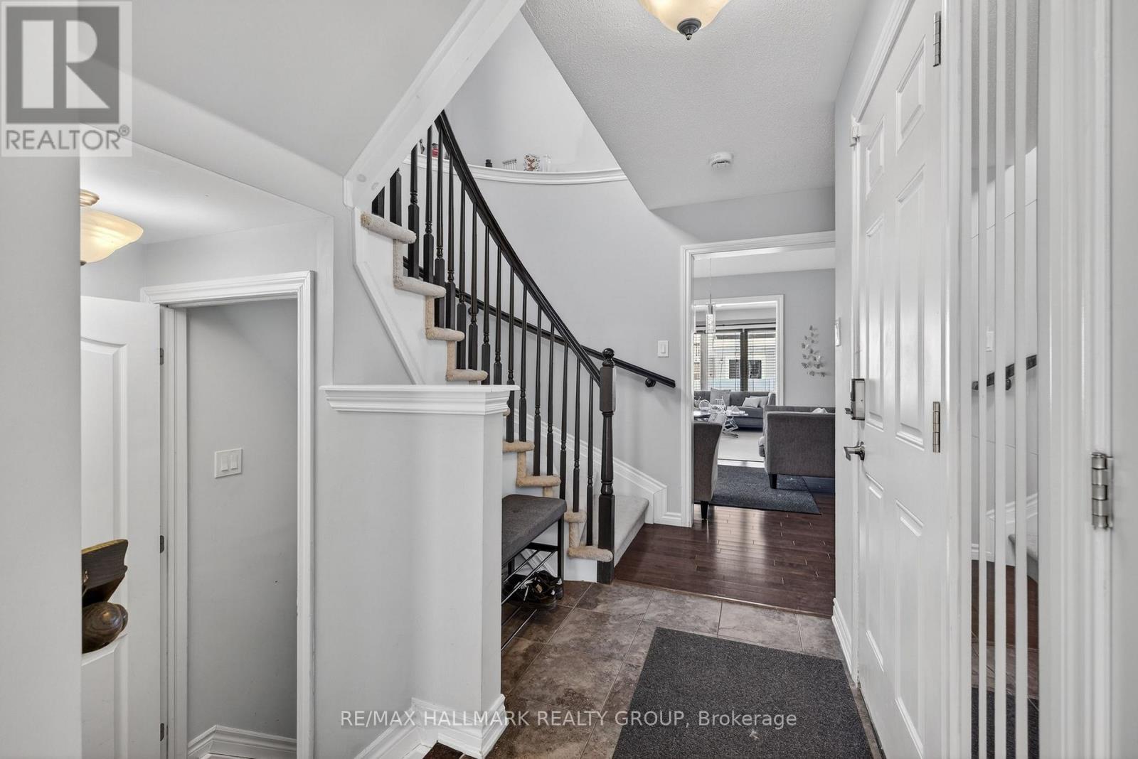 81 Switch Grass Crescent, Ottawa, Ontario  K2J 5Z3 - Photo 3 - X12903278