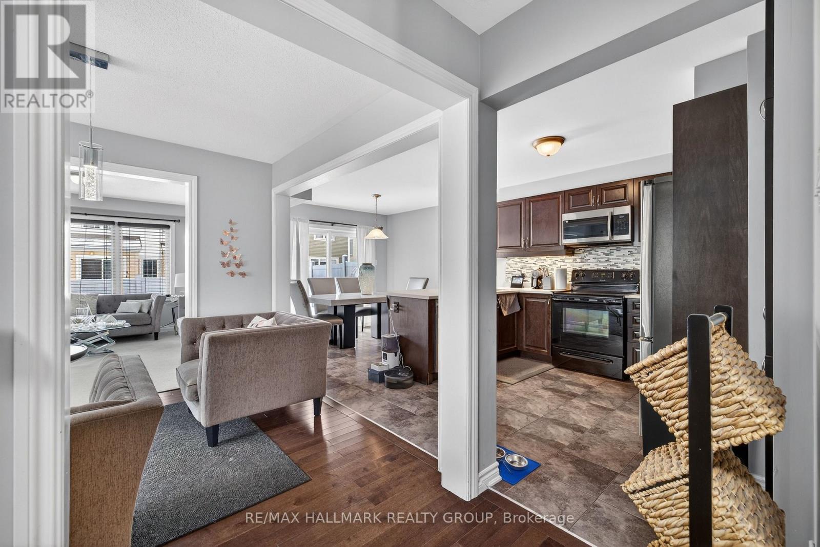 81 Switch Grass Crescent, Ottawa, Ontario  K2J 5Z3 - Photo 4 - X12903278