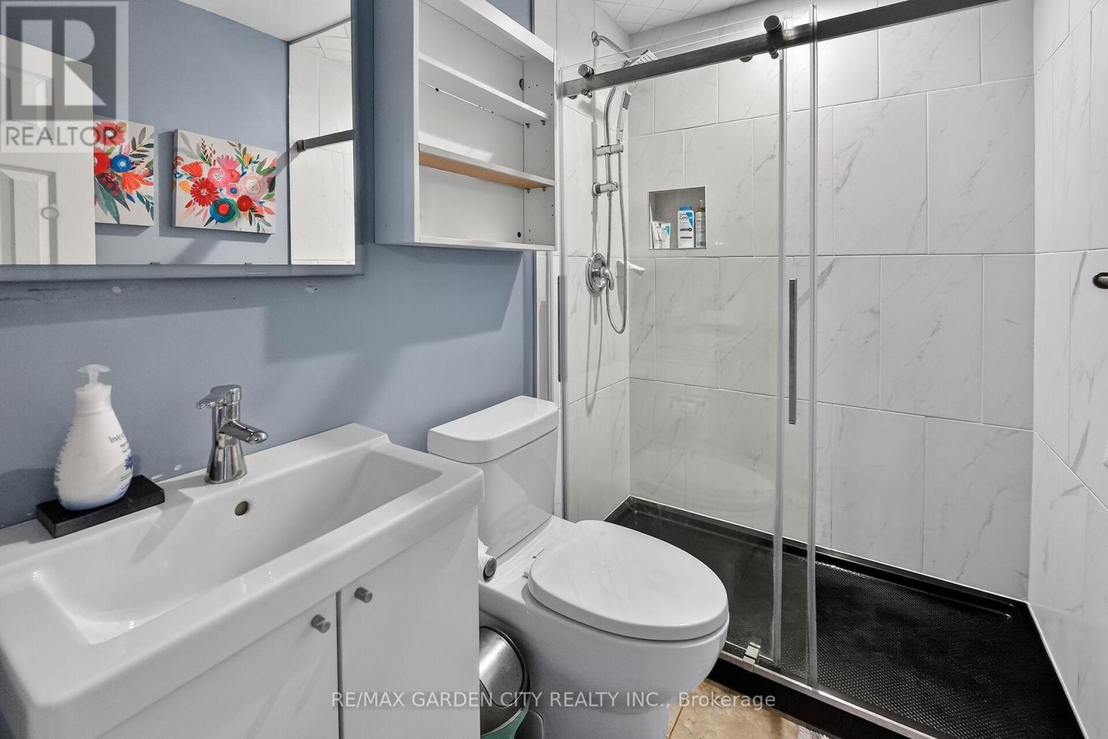 65 Scott Street W, St. Catharines, Ontario  L2R 1E3 - Photo 18 - X12903254