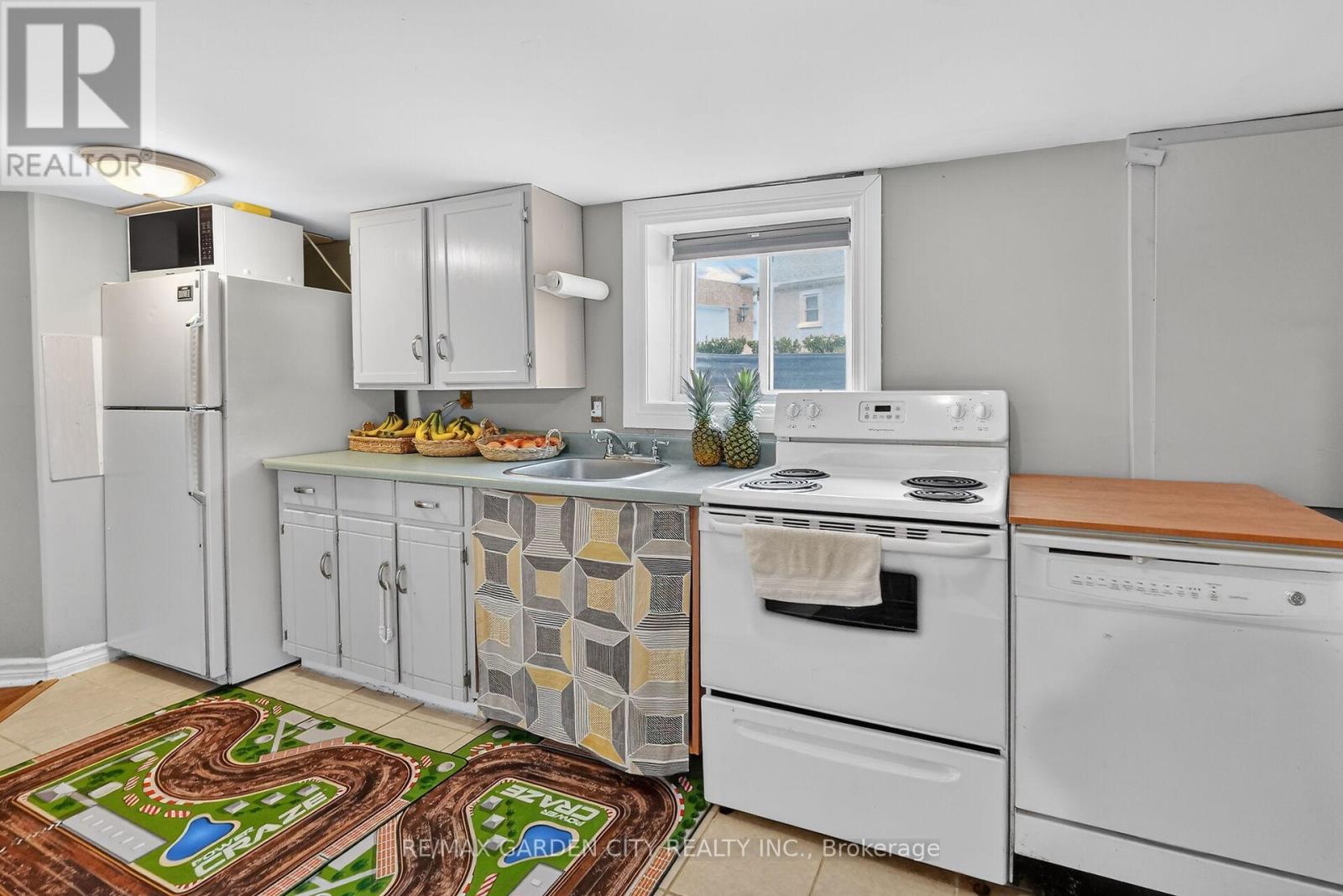 65 Scott Street W, St. Catharines, Ontario  L2R 1E3 - Photo 20 - X12903254