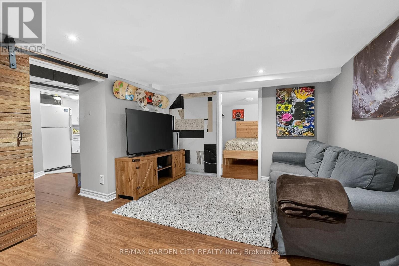 65 Scott Street W, St. Catharines, Ontario  L2R 1E3 - Photo 25 - X12903254