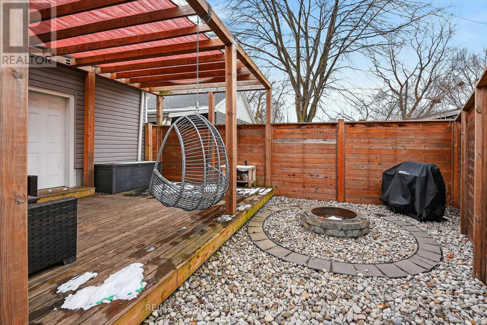 65 Scott Street W, St. Catharines, Ontario  L2R 1E3 - Photo 30 - X12903254