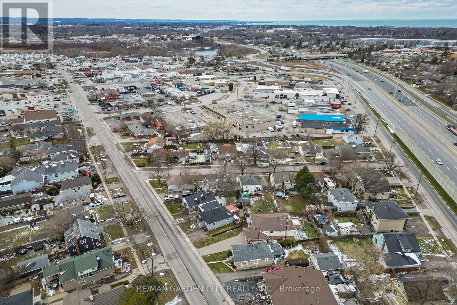 65 Scott Street W, St. Catharines, Ontario  L2R 1E3 - Photo 37 - X12903254