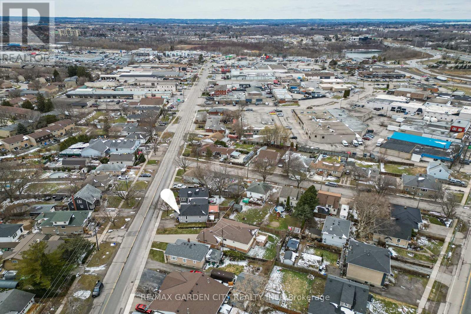 65 Scott Street W, St. Catharines, Ontario  L2R 1E3 - Photo 38 - X12903254