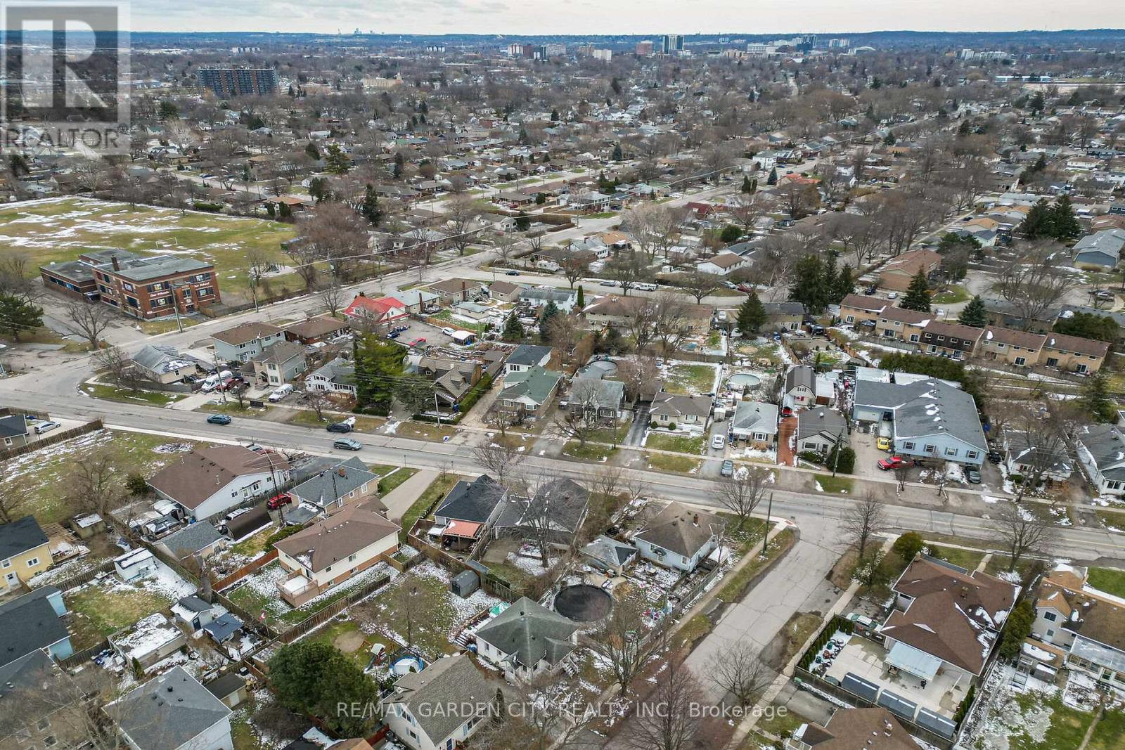 65 Scott Street W, St. Catharines, Ontario  L2R 1E3 - Photo 41 - X12903254