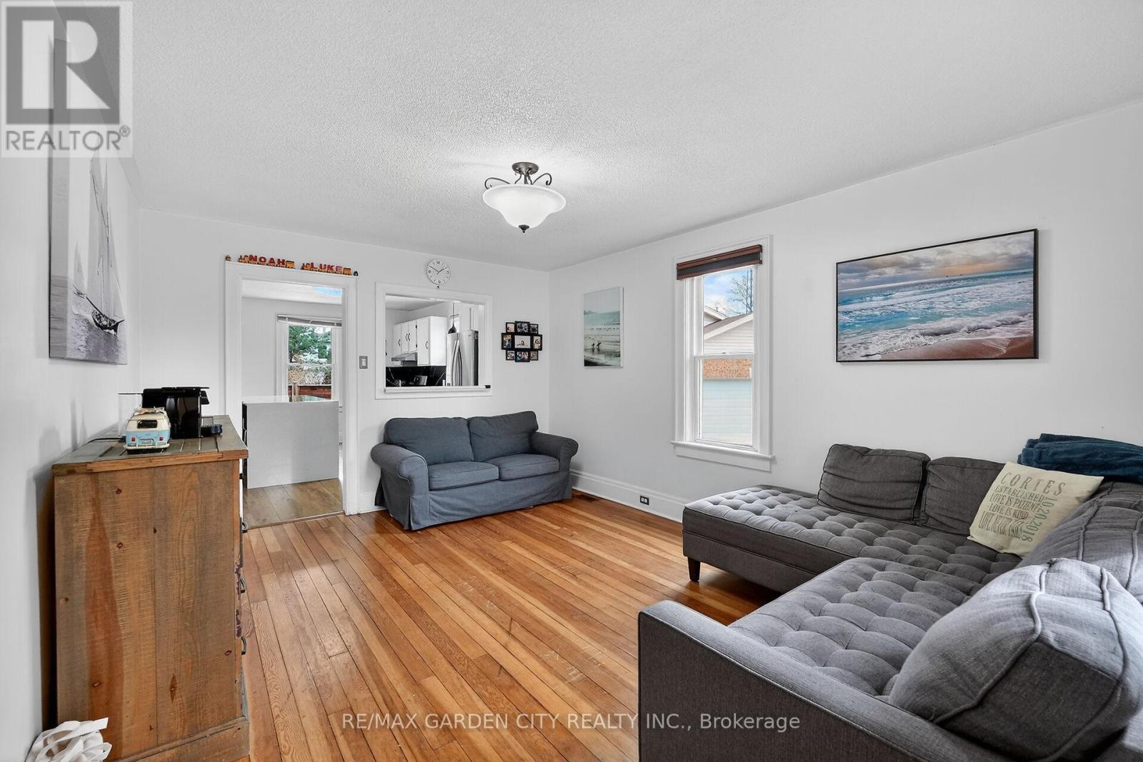 65 Scott Street W, St. Catharines, Ontario  L2R 1E3 - Photo 7 - X12903254