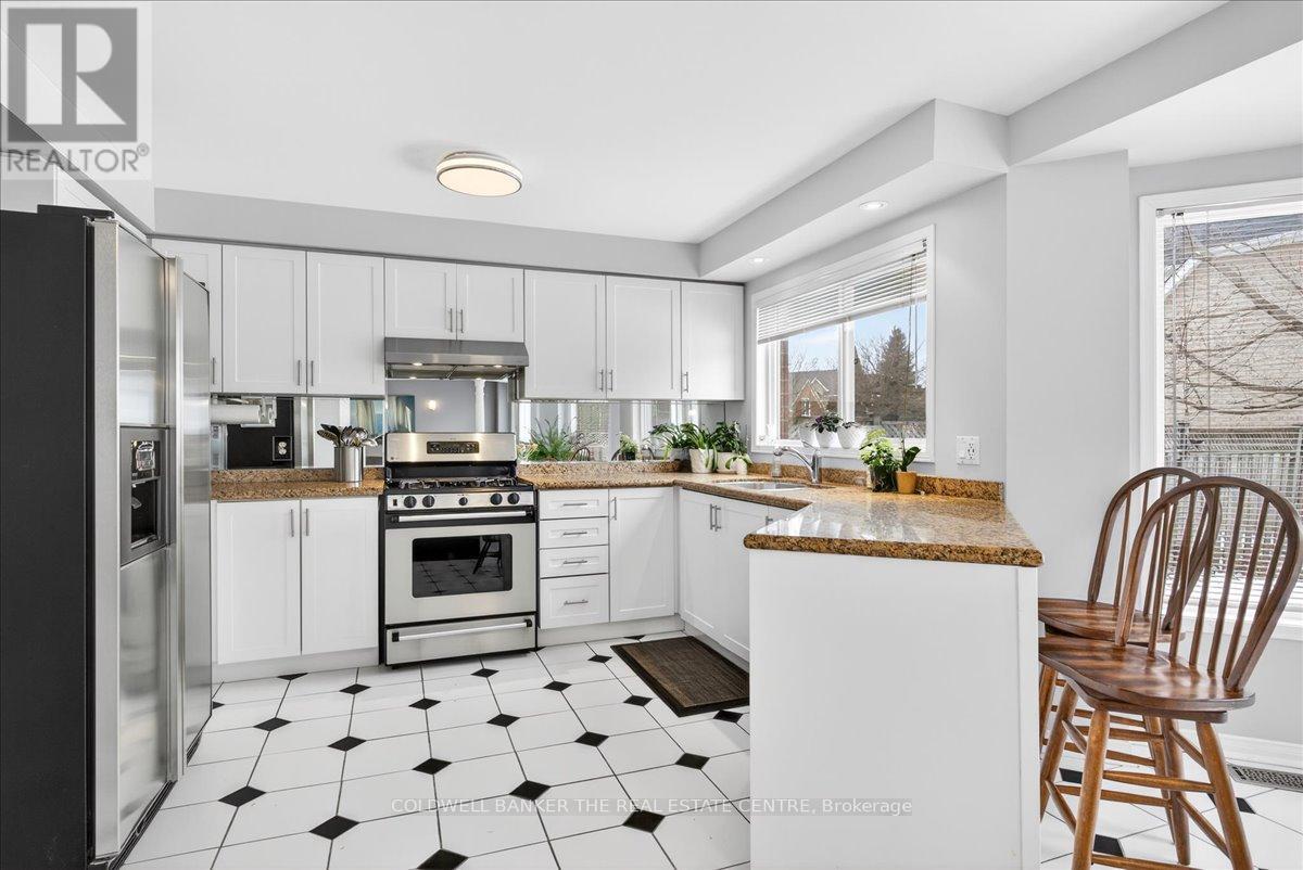 405 Silken Laumann Drive, Newmarket, Ontario  L3X 2J1 - Photo 13 - N12903104