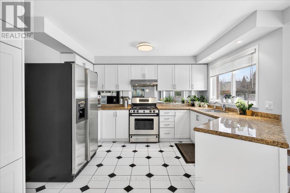 405 Silken Laumann Drive, Newmarket, Ontario  L3X 2J1 - Photo 14 - N12903104