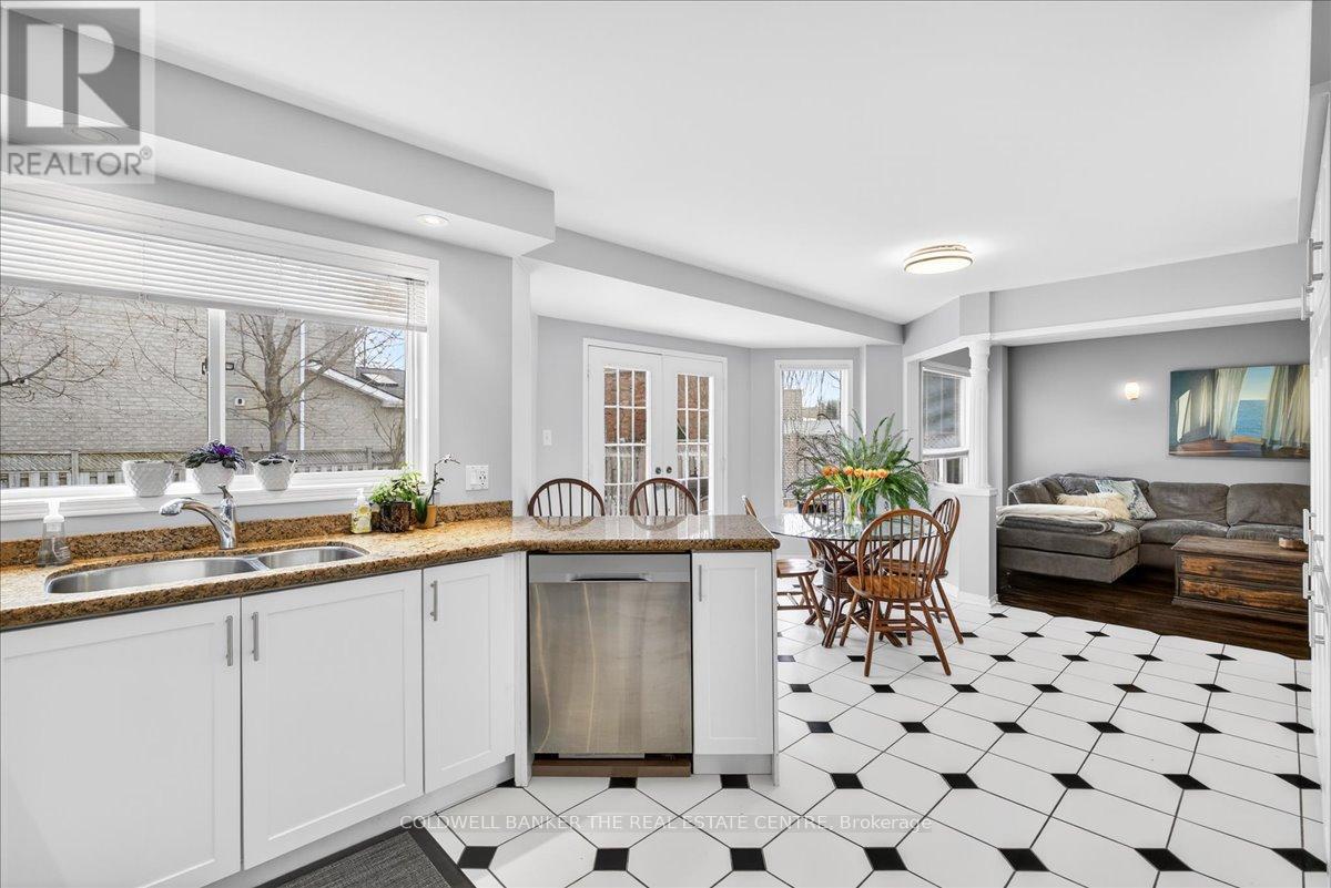 405 Silken Laumann Drive, Newmarket, Ontario  L3X 2J1 - Photo 16 - N12903104