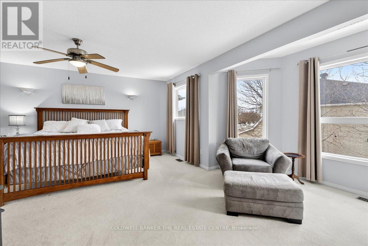 405 Silken Laumann Drive, Newmarket, Ontario  L3X 2J1 - Photo 18 - N12903104